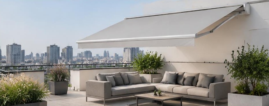 Store clair sur toit-terrasse