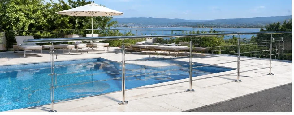 Balustrade 100 % inox — configuration contemporaine 03