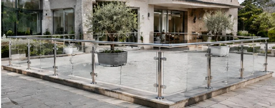 Garde-corps inox combiné verre — configuration contemporaine 10