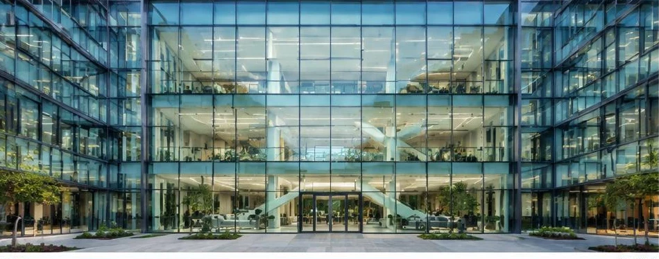 Façade en mur-rideau vitré — configuration contemporaine 05